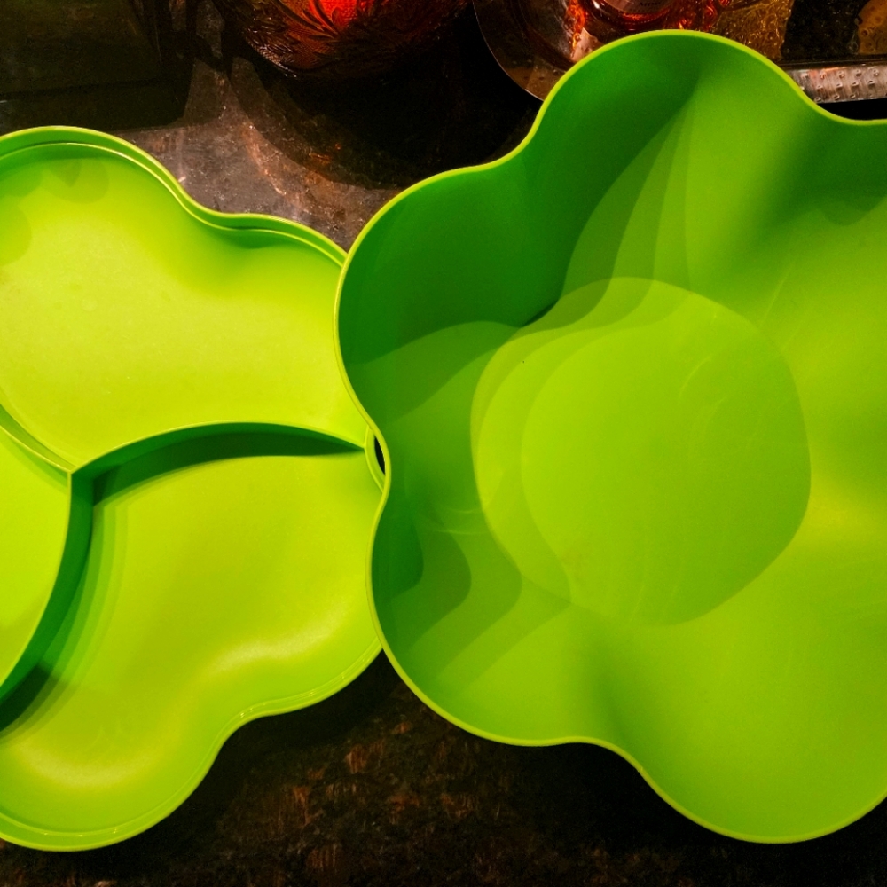 Tupperware Chip Bowl Serving Tray 5.6L